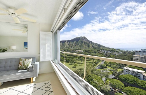Diamond Head - Kapahulu - St. Louis Condo | Panoramic Oceanfront & Diamond Head views, just steps to beach. FREE Parking!