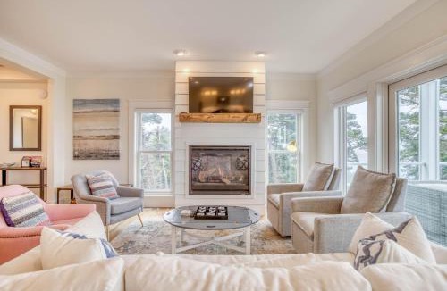 Lincoln City House | Panoramic Point