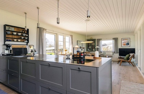 Aeroskobing House | Panoramic Retreat in Borgnaes