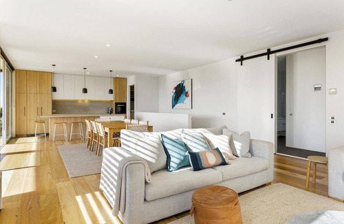 Portsea House | Panoramic Retreat on Cheviot