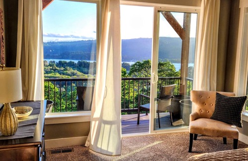Carrolls Cabin | Panoramic River Views - Nature Framed at Every Window