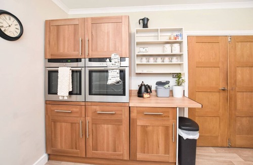 Heywood House | Panoramic Sunset Views - Free Parking