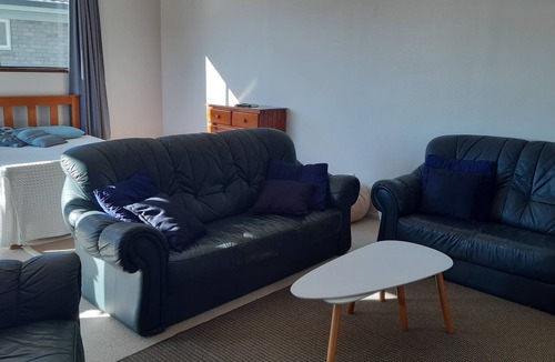 Bay of Plenty Region House | Panoramic sea views