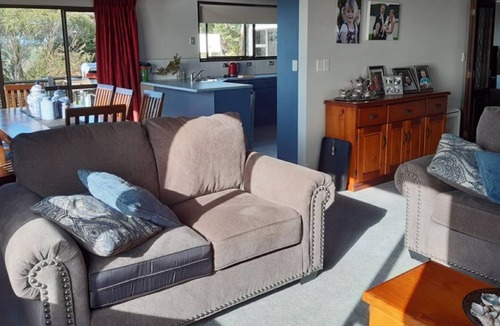 Bay of Plenty Region House | Panoramic sea views