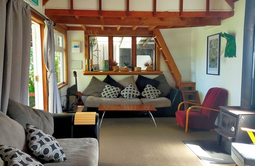 Tokomaru Bay Cabin | Panoramic Seaview Ecolodge