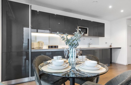 Elephant and Castle Apartment | Panoramic Sky Luxe 2-Bed Flat w with Breathtaking