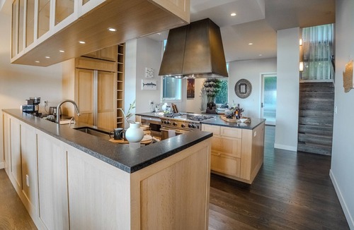Lower Queen Anne House | Panoramic Skyline View - Luxury Residence