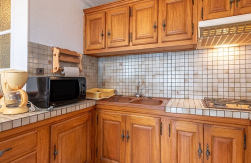 Grust Apartment | Panoramic South-Facing Apartment with Mountain Views