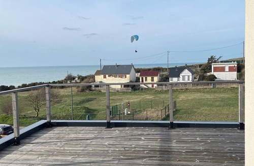 Mesnil-Val-Plage Villa | Panoramic terrace & sea view for 6 persons
