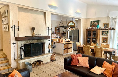 Esparron-de-Verdon House | Panoramic vacation home & guest house on Lac d'Esparron - ideal for families & friends