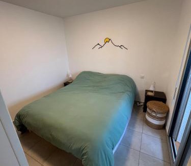 Le Port Apartment | Panoramic view, Quiet, Modern, Wi-Fi, Parking