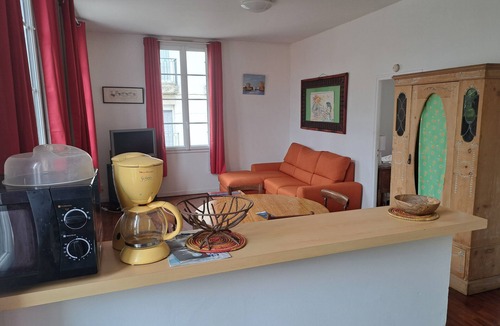 Saintes Apartment | Panoramic view accommodation