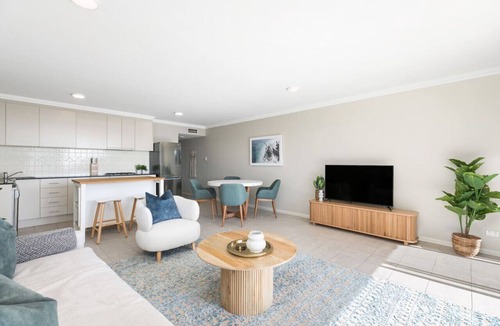 Sylvania House | Panoramic views, 5-bedroom waterfront