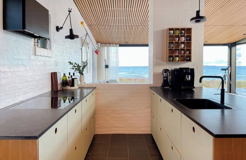 Saksild Strand House | Panoramic views and quality at Dyngby Strand
