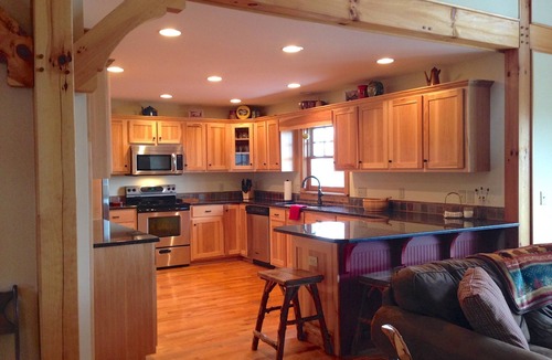 Boone Cabin | PANORAMIC Views!- EVCharging, 2 Primary Suites, +location, stocked kitchen!