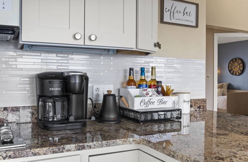 Rushville House | Panoramic Views from All 3 Floors - Sleeps 9 - Perfect for Groups & Families