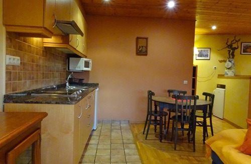 Calbinya Cottage | Panoramic views. In a small village in the Pyrenees. Private barbecue.