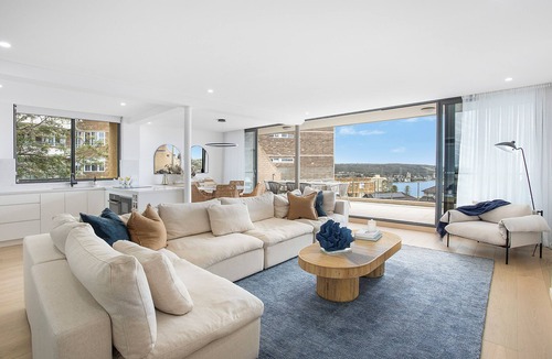 Fairlight Apartment | Panoramic Views of Harbour Spacious 2 bed 2.5 bath
