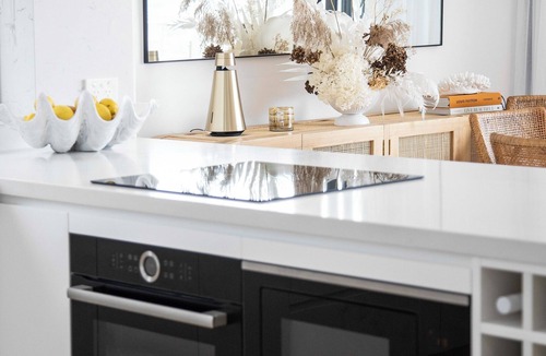 Fairlight Apartment | Panoramic Views of Harbour Spacious 2 bed 2.5 bath