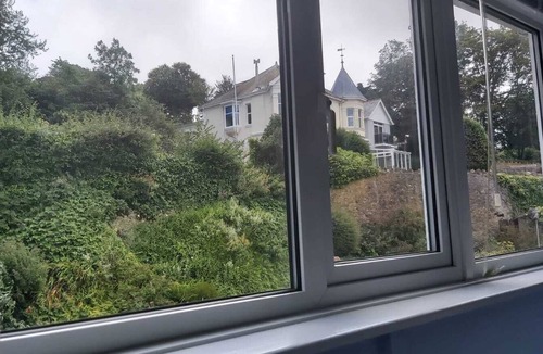 Brixham Apartment | PANORAMIC VIEWS & OFF ROAD PARKING!