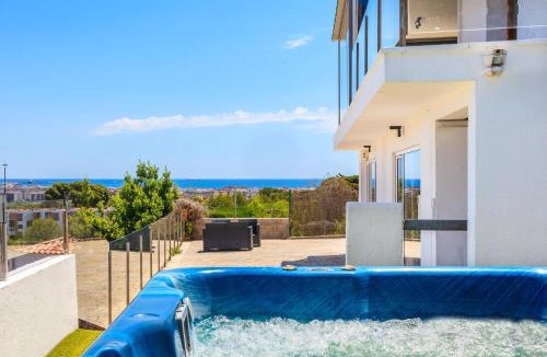 Salou Villa | PANORAMIC VILLA - Only Families