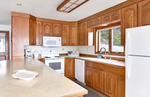 Lummi Island House | Panoramic Water Views/Pet Friendly