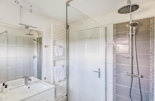 Tulle House | Panoramic White House Suite in Tulle