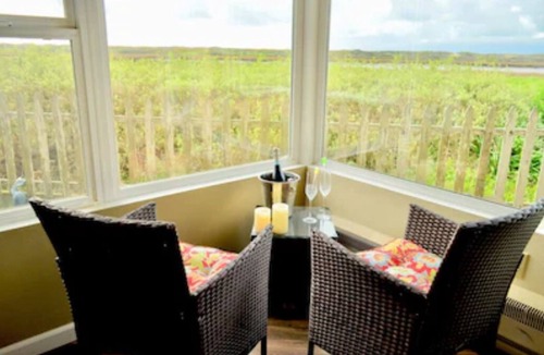 Moss Landing Apartment | Panoramic Windows, Double showers, Fireplace