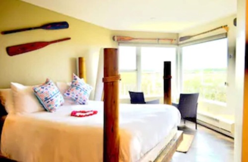 Moss Landing Apartment | Panoramic Windows, Double showers, Fireplace