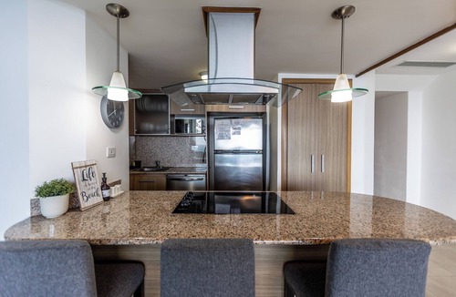 Villas Del Mar Apartment | PanoramicView| Beachfront| Fast WiFi| FullKitchen