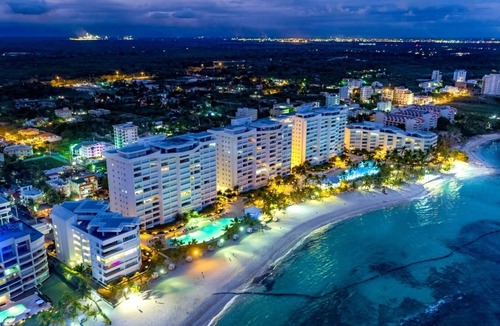 Villas Del Mar Apartment | PanoramicView| Beachfront| Fast WiFi| FullKitchen