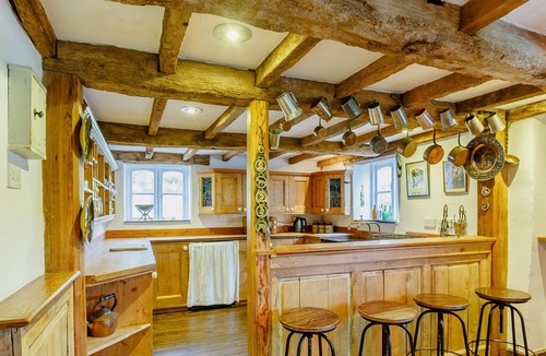 Pontfadog Cottage | PANT DAFYDD GOCH, pet friendly, with open fire in Llangollen