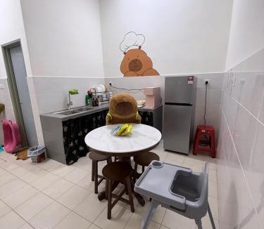 Pengkalan Baharu House | Pantai Remis Capybara House