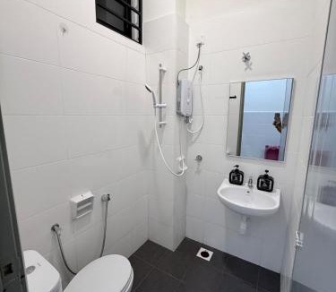 Pengkalan Baharu House | Pantai Remis Capybara House