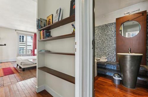 5th Arrondissement Apartment | Pantheon, rue Cardinal Lemoine - ID 1023