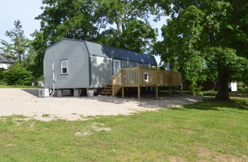 Annapolis Cottage | Panther Den Cabin is located 4 miles from Hwy K Campground