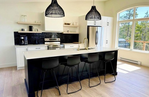 Clam Bay House | Panthers Pad and Tiger Den with two Hot Tubs
