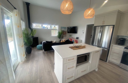 Clam Bay House | Panthers Pad and Tiger Den with two Hot Tubs