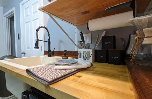 Kenner - Louis Armstrong International Airport Apartment | Pao and Pui