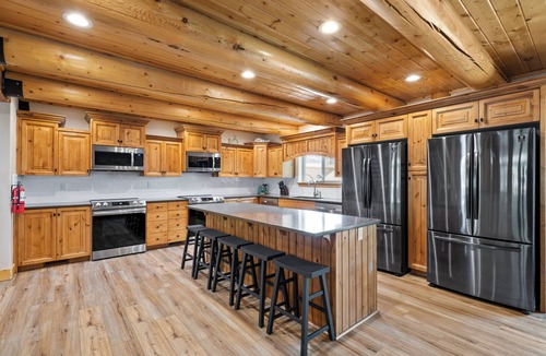 Garden City Cabin | Papa Bear Lodge (Sleeps 52) by Bear Lake Luxury Rentals