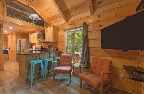 Lookout Valley Neighborhood Association House | Papa Cabin Tiny Log Home Comfort In Rustic Bliss