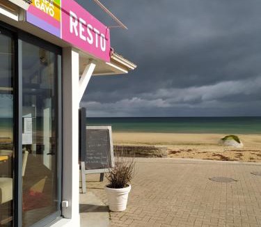 Saint-Regnobert-de-la-Cote-de-Nacre Hotel | Papagayo