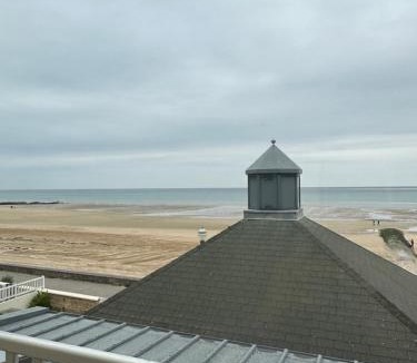 Saint-Regnobert-de-la-Cote-de-Nacre Hotel | Papagayo