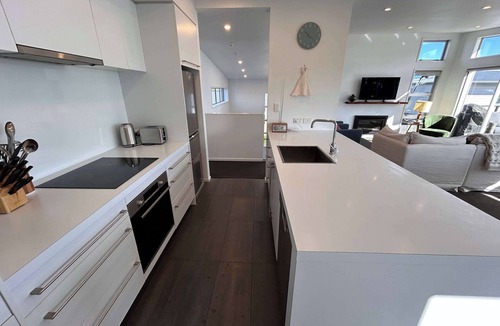 Papamoa Beach House | Papamoa Paradise Summ