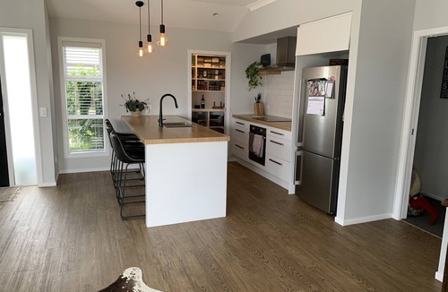 Papamoa Beach House | Papamoa Paradise – Sun, Sand & Style!