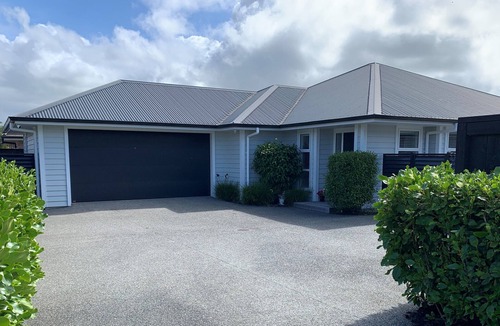Papamoa Beach House | Papamoa Paradise – Sun, Sand & Style!
