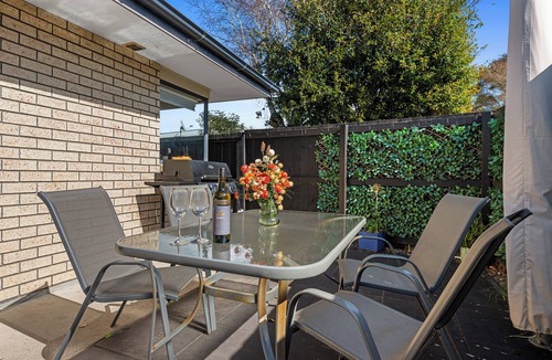 Papamoa Beach House | Papamoa Waves - Seaside Getaway