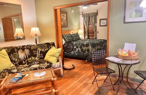 Kihei Bed & Breakfast | Papaya Suite