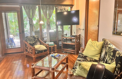 Kihei Bed & Breakfast | Papaya Suite