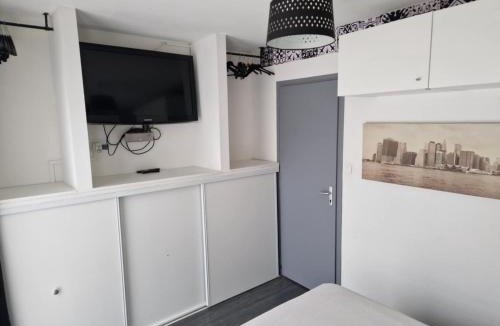 Calais Apartment | PapayaCalais